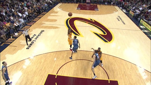 Kyrie Irving crosses Tayshaun Prince & hits the jumper