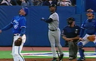 Throwback Thursday: Ken Griffey goes upper tank in the Skydome from 1990