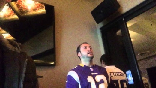 Vikings fan paralyzed in time by the missed Blair Walsh field goal