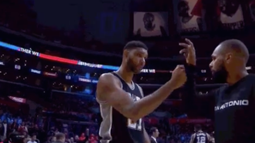 Tim Duncan’s weird or failed handshake with Patty Mills