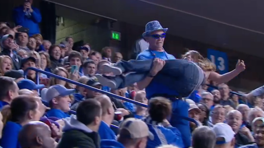 Dancing Kentucky fan drops girl during stunt gone wrong