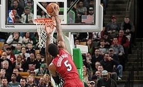 Amar’e Stoudemire rewinds the clock with poster slam