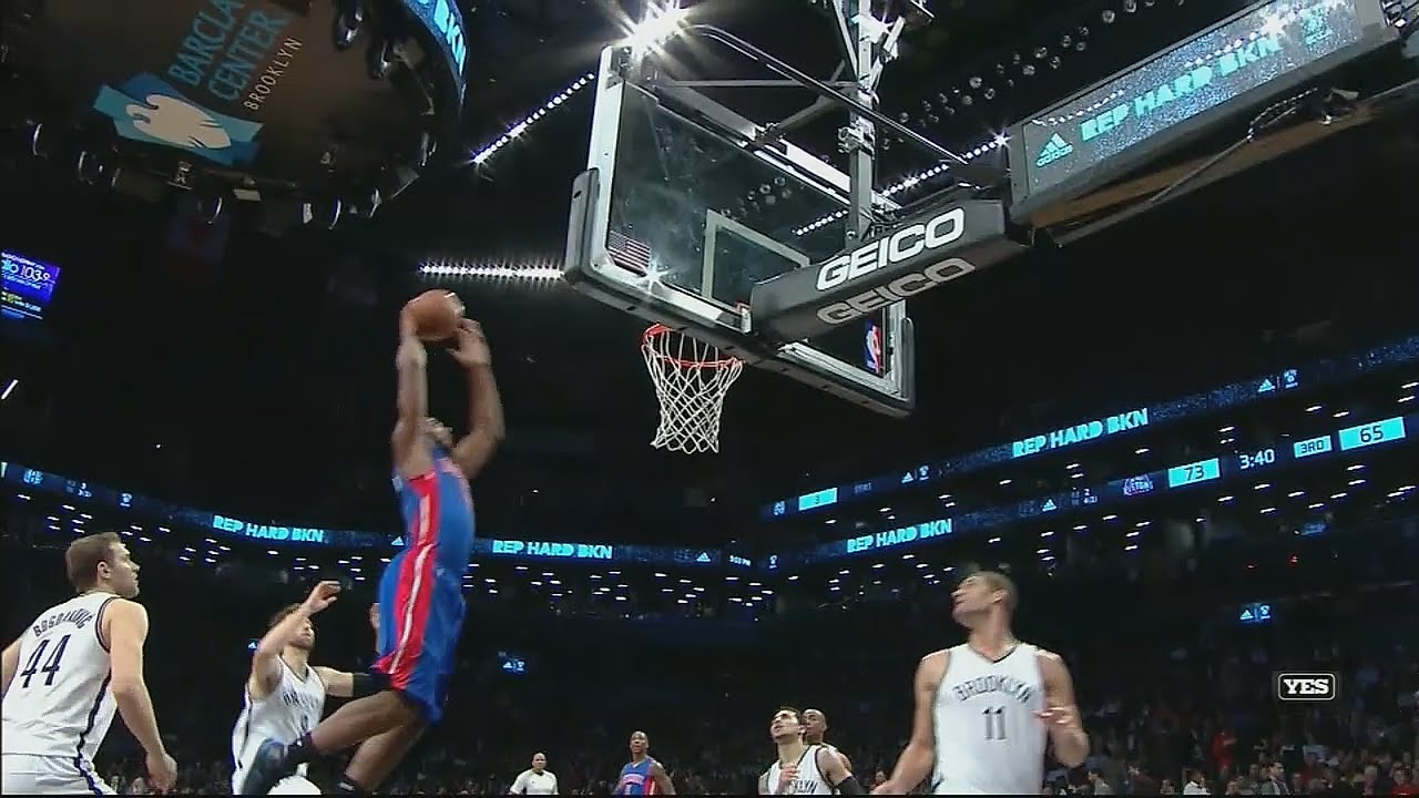 Andre Drummond with the off the back board slam from Brandon Jennings