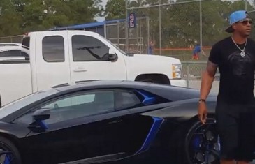 Yoenis Cespedes pulls up to Mets camp in a Lamborghini this time