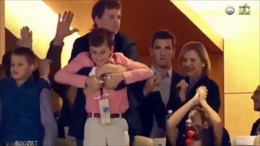 Eli Manning with an “interesting” reaction to Peyton Manning winning