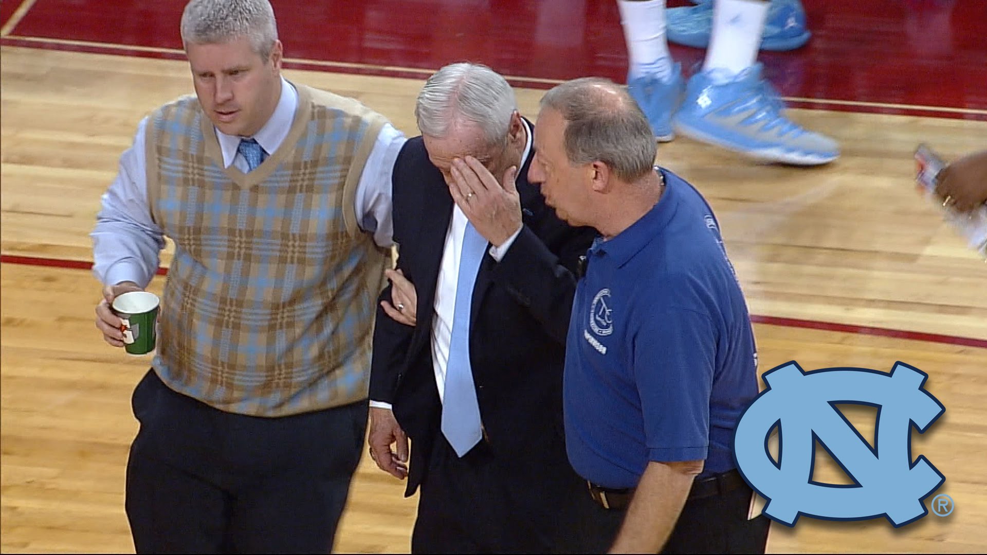 North Carolina head coach Roy Williams collapses during timeout