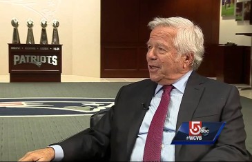 Patriots owner Robert Kraft reminds us Brady has 4 rings & two Manning’s have two