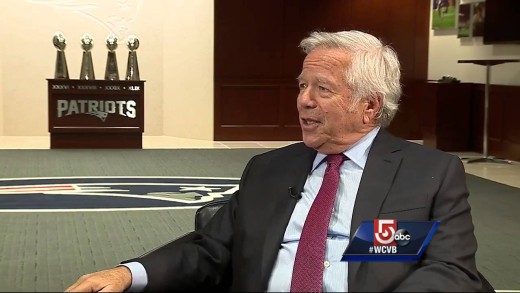 Patriots owner Robert Kraft reminds us Brady has 4 rings & two Manning’s have two