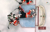 Philadelphia Flyers goalie makes unbelieveable save