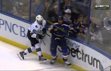 St. Louis Blues’ Ryan Reeves ejected after laying out a massive hit
