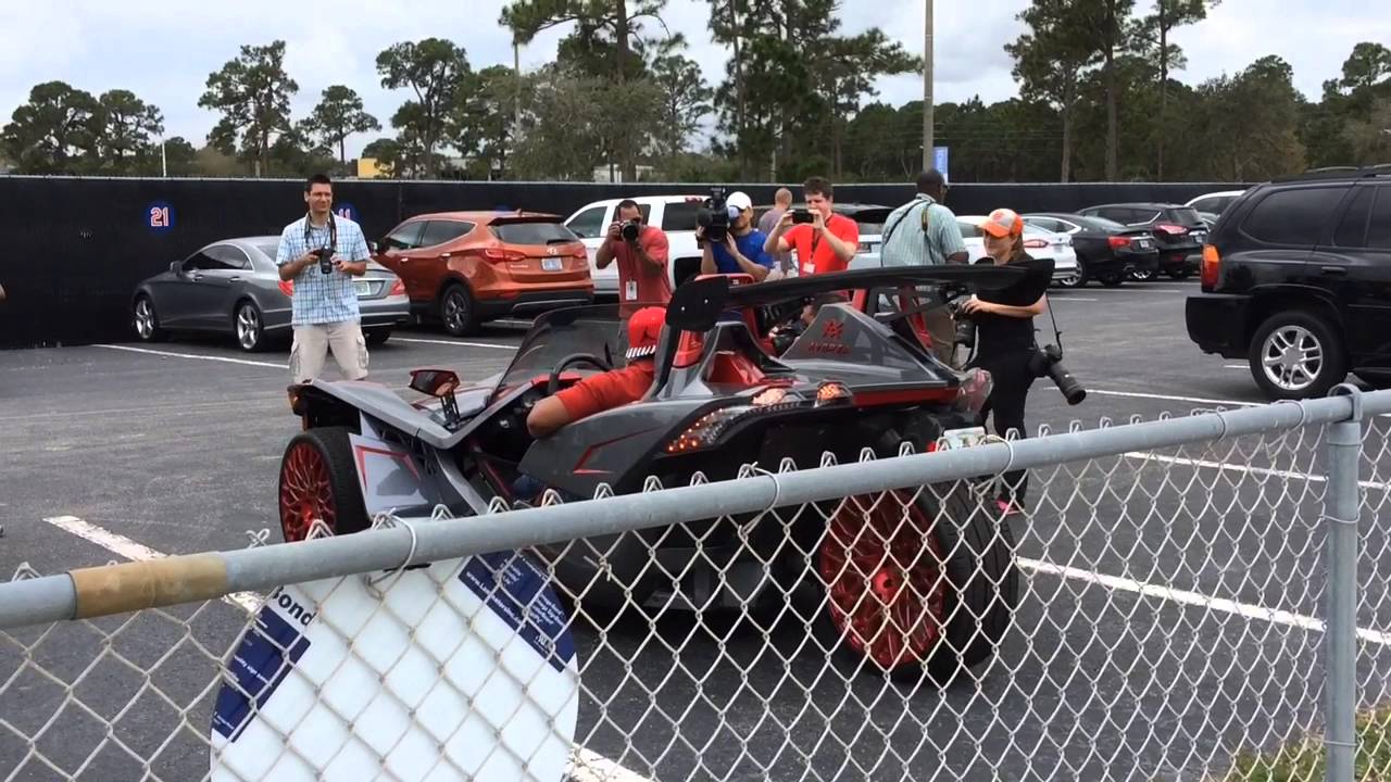 Yoenis Cespedes pulled up to Mets camp in this bad boy