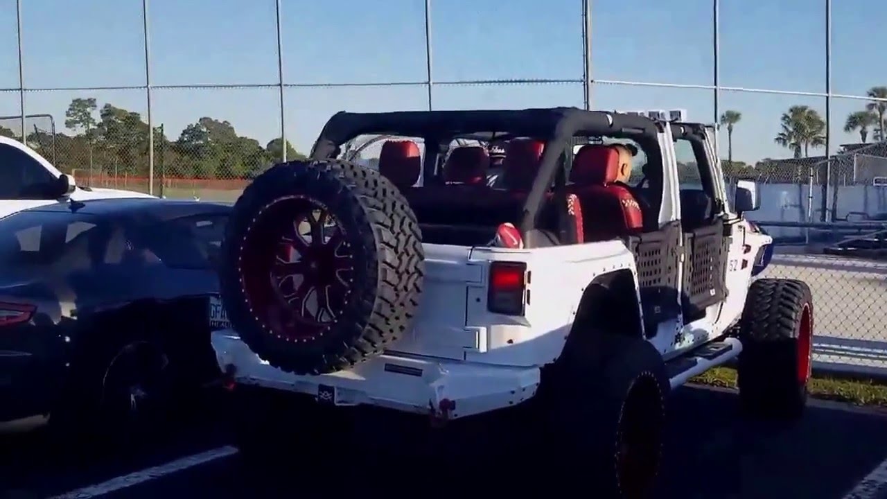 Yoenis Cespedes pulls up to Mets camp in an $80,000 Avorza Jeep