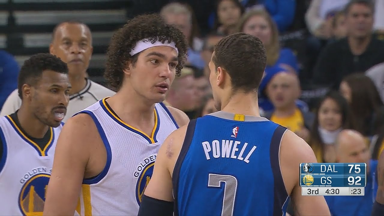 Anderson Varejao & Dwight Powell get into a confrontation