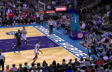 Jeremy Lin with a smart throw off of Dwight Howard play