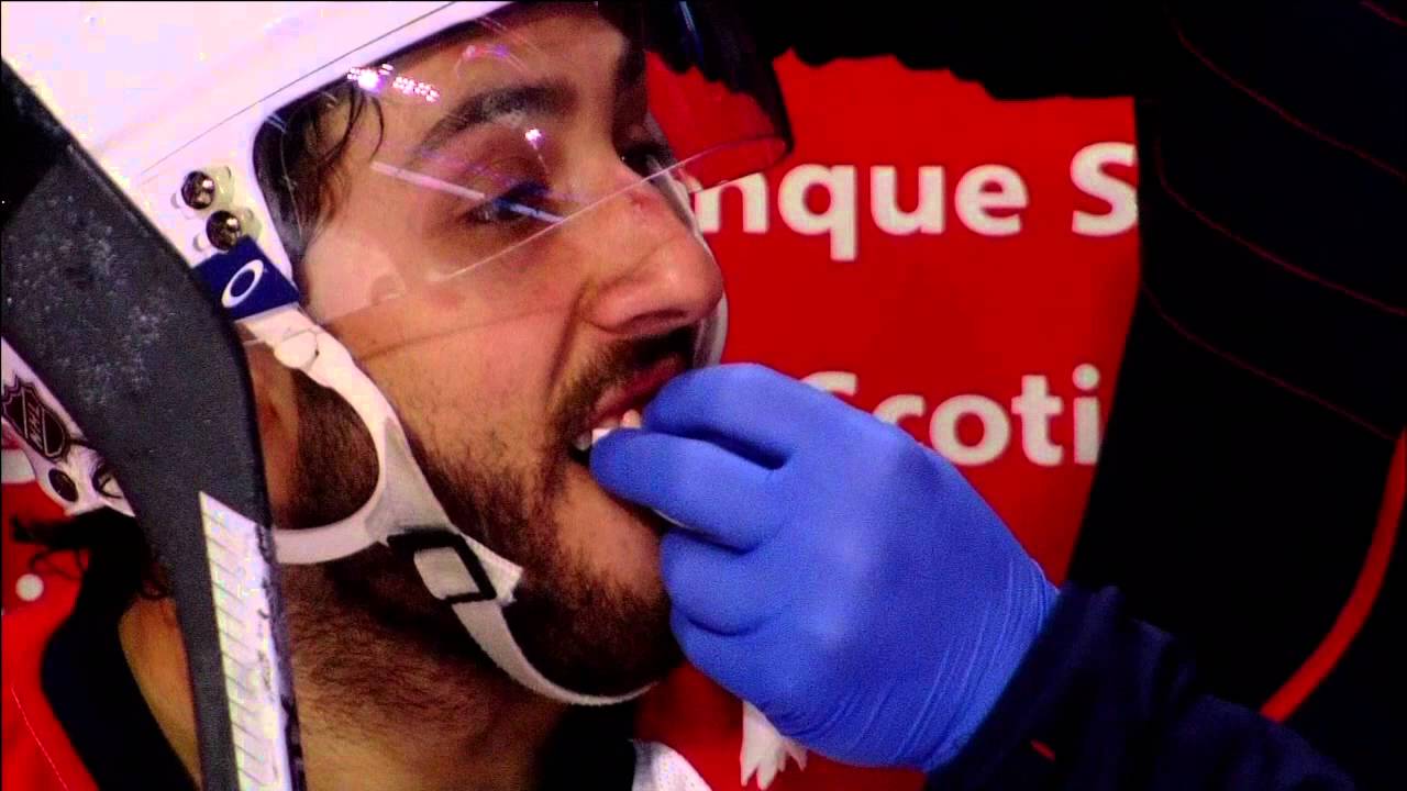 Panthers' Vincent Trocheck losses teeth after high stick