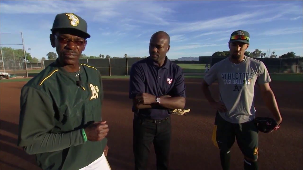 Ron Washington coaches up Marcus Semien with infield drills