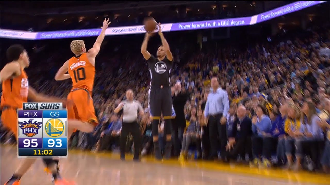 Stephen Curry hits 3-pointer & turns away before it goes in