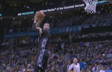 Zach LaVine throws down the 360 slam on the Hornets