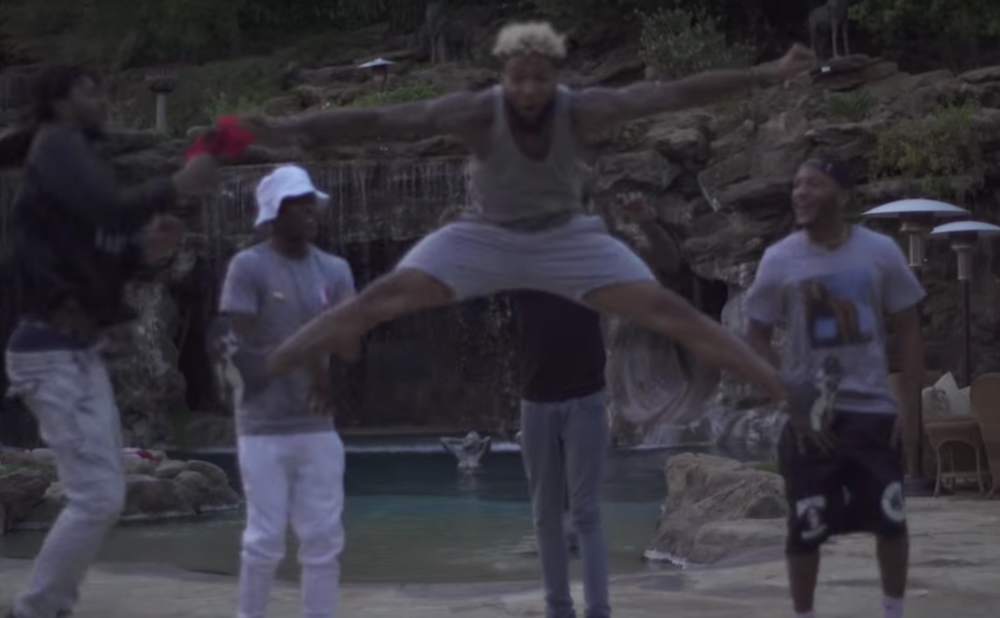 Odell Beckham JR breaks out a full dance routine in Drake's backyard