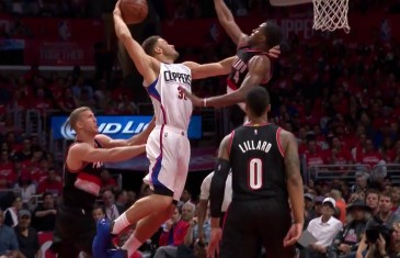 Blake Griffin throws down the vicious one handed jam
