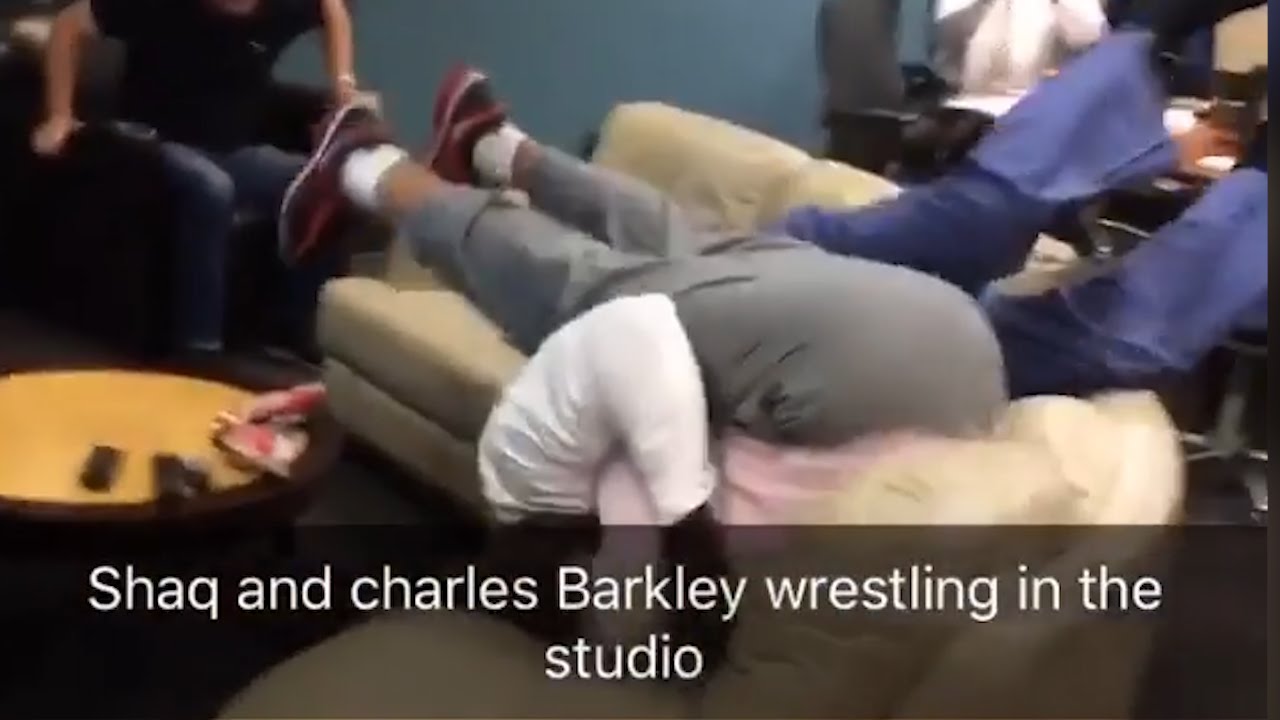 Charles Barkley & Shaq wrestle at the Inside The NBA studios