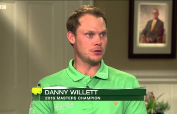 Jordan Spieth presents the Green Jacket to Danny Willett