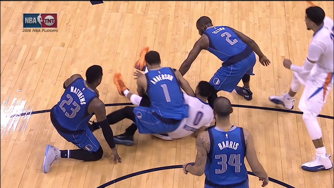 Justin Anderson elbows Russell Westbrook in the head