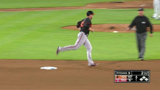 Mark Trumbo belts 2 homers in the same inning