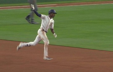 Melvin “BJ” Upton hits a walk off 2-run homer for the Padres