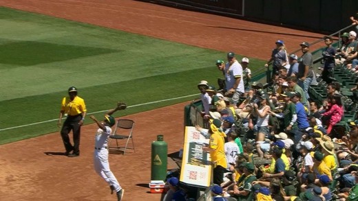 Oakland Athletics ball boy makes a nice jumping catch
