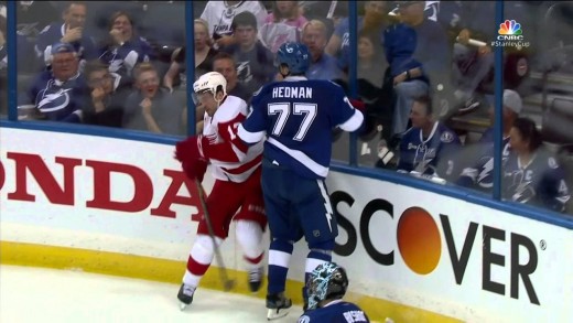 Playoff Hockey: Henrik Zetterberg picks up Datsyuk’s teeth off the ice