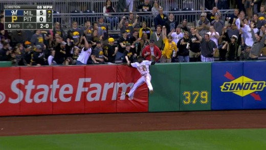 Starling Marte makes ridiculous catch to rob Chris Carter