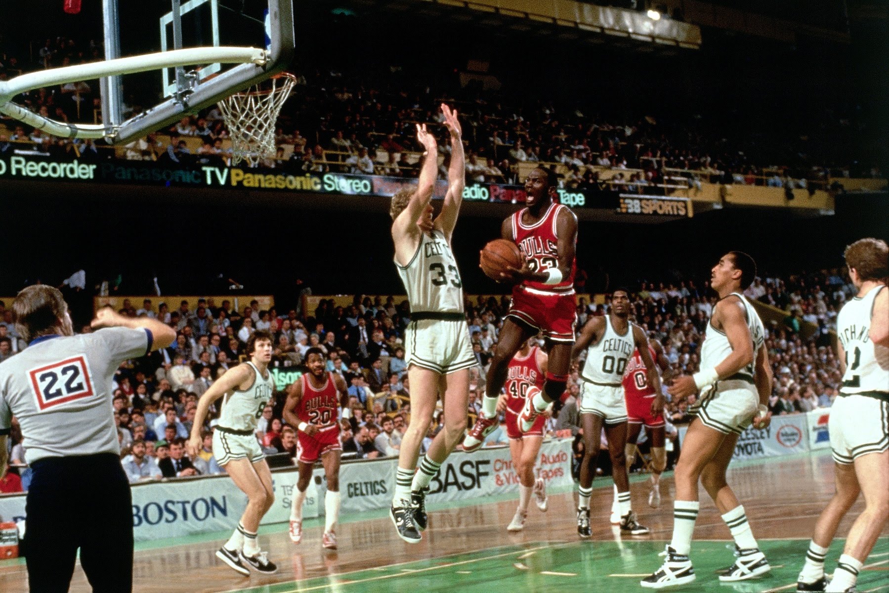 Throwback Thursday: Michael Jordan drops 63 points on the Boston Celtics in 1986 NBA Playoffs