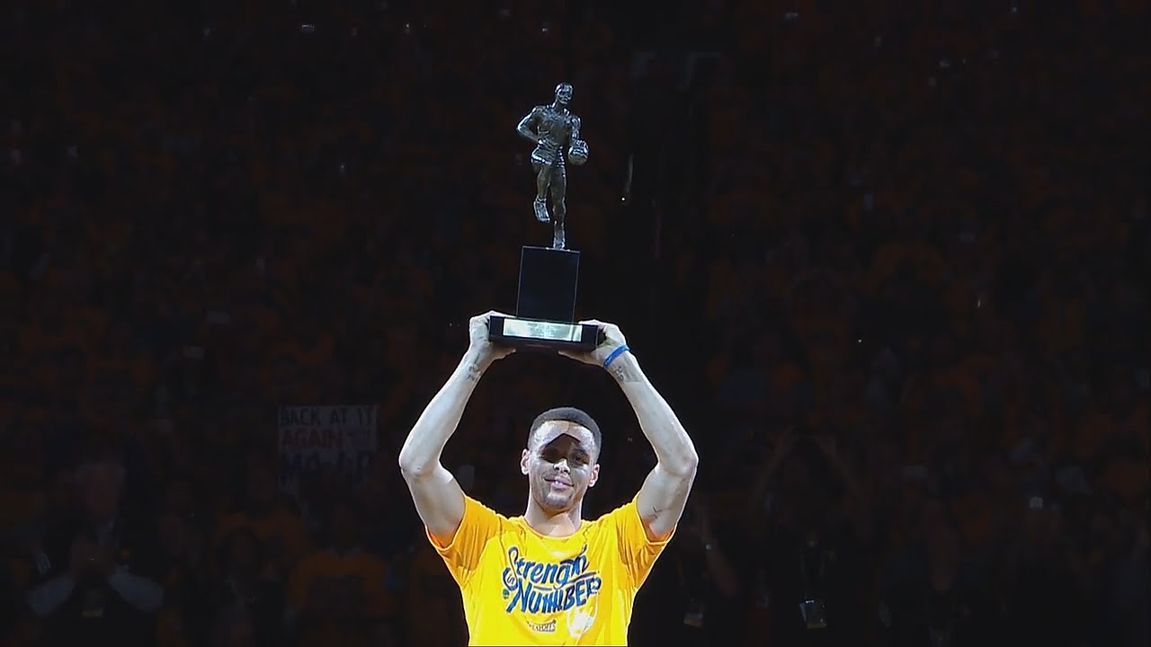 Adam Silver leaves Steph Curry hanging during MVP trophy presentation
