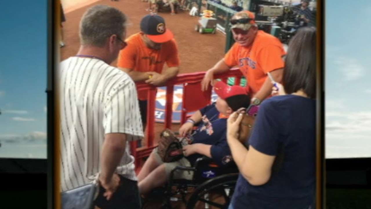 Jose Altuve calls his shot by homering for cancer patient