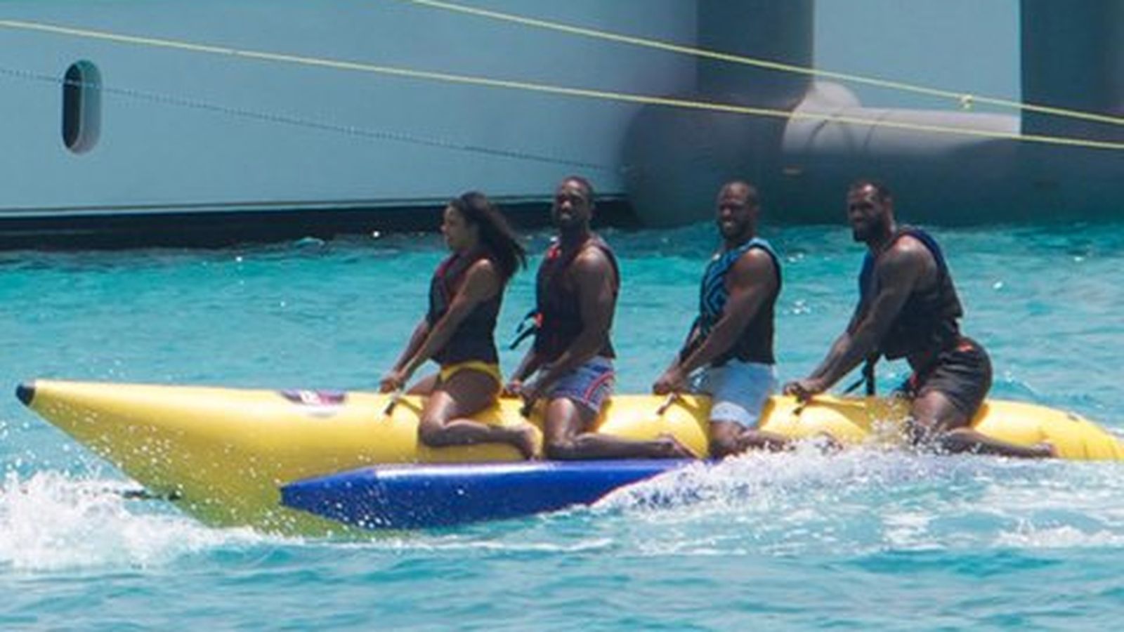 Fanatics View Words: Dwyane Wade has his very own banana boat Snapchat filter