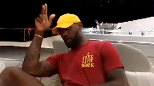 Dwyane Wade’a hilarious SnapChat posts with LeBron James & Chris Paul on Vacation