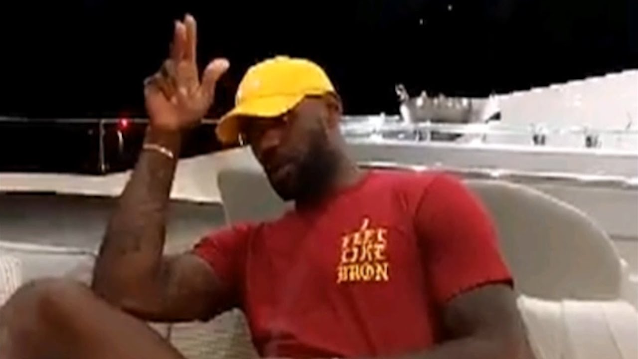 Dwyane Wade'a hilarious SnapChat posts with LeBron James & Chris Paul on Vacation