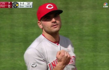 Joey Votto savagely pump fakes Philadelphia fans with foul ball