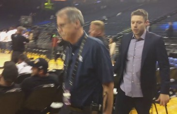 Matthew Dellavedova gets jokingly stopped by security at Warriors game