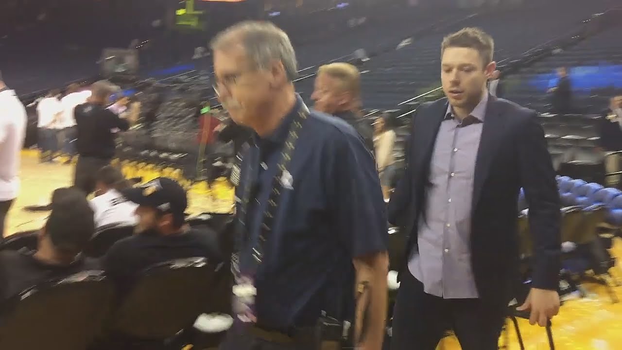 Matthew Dellavedova gets jokingly stopped by security at Warriors game
