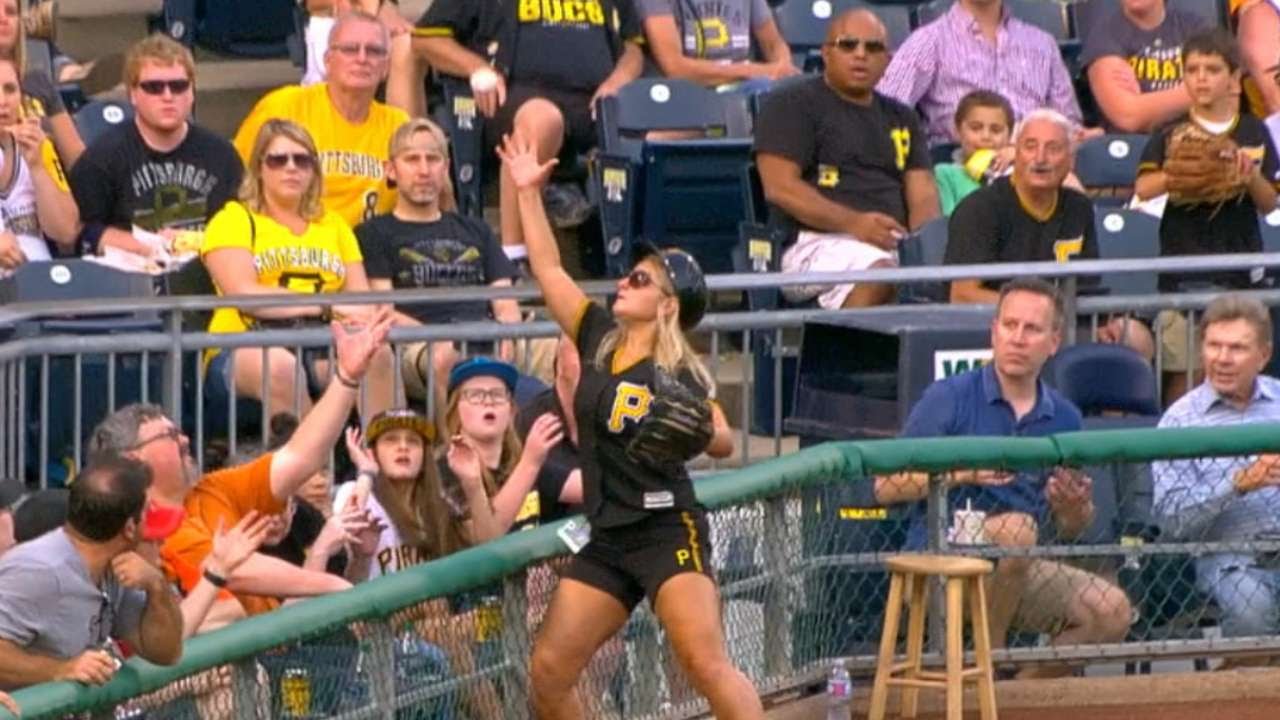 Pittsburgh Pirates Ballgirl makes a great barehanded snag