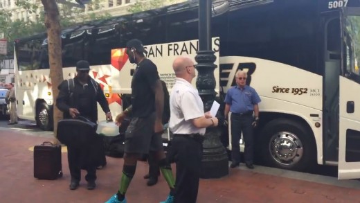 Warriors fans boo LeBron James at the Cavs team hotel