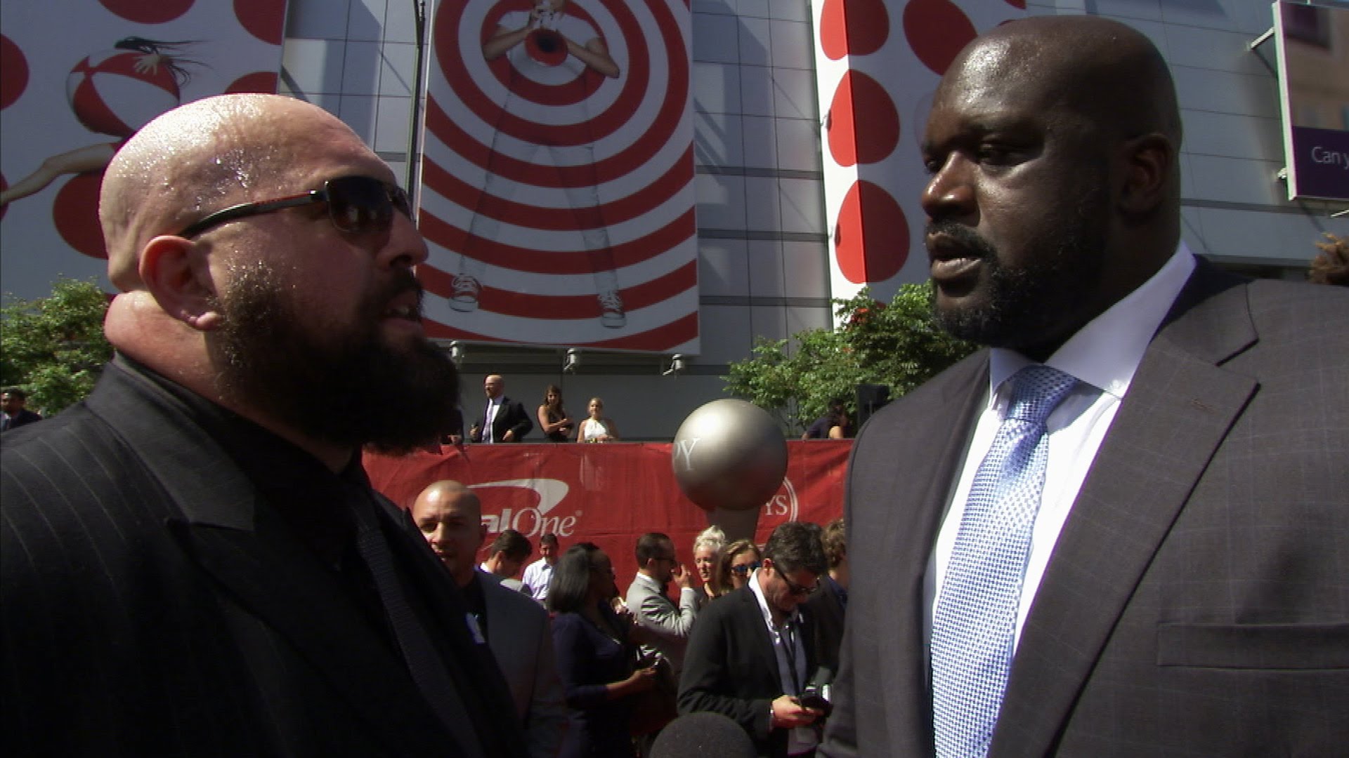 Big Show challenges Shaq to a match at WrestleMania