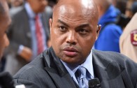 Ernie Johnson makes fun of Charles Barkley for weighing 300 pounds at Auburn