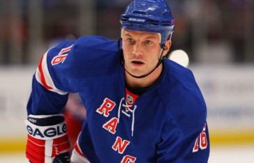 Ex-NHLer Sean Avery harasses homeless people