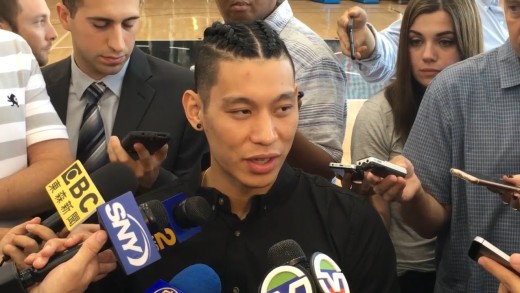 Jeremy Lin shows up to Brooklyn Nets interviews with Braids