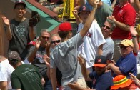 Red Sox fan snags foul ball with one hand