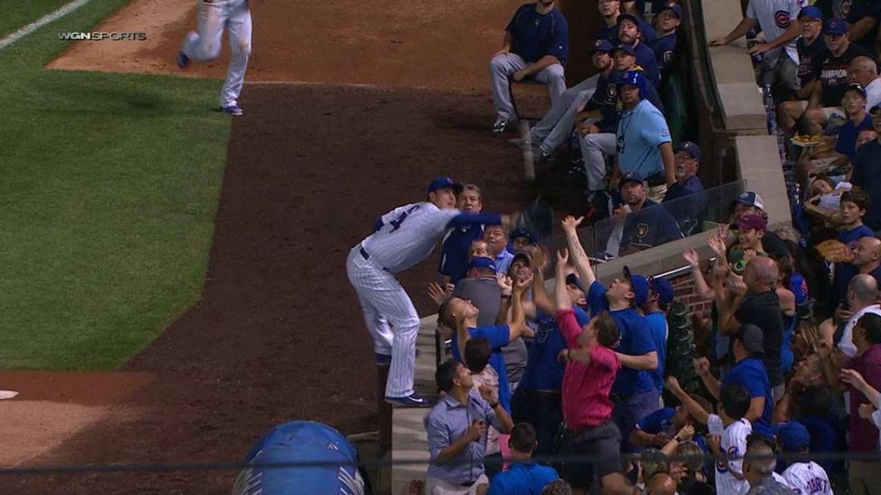 Anthony Rizzo makes unbelievable catch on 1st base wall