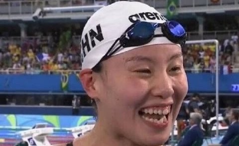 Chinese swimmer Fu Yuanhui with the best reaction ever after winning Bronze